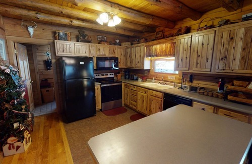 Logan Cabin | Cabins In Hocking - Stone Setter