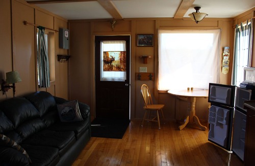 Hastings Highlands Cabin | Cabins on the York - Cabin #2 - Deer Cabin