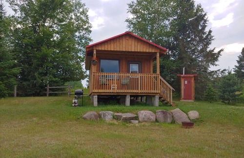 Hastings Highlands Cabin | Cabins on the York - Cabin #2 - Deer Cabin