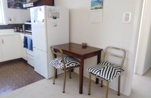 Cable Bay House | Cable Bay 3 Brm home close to the Beach with views.