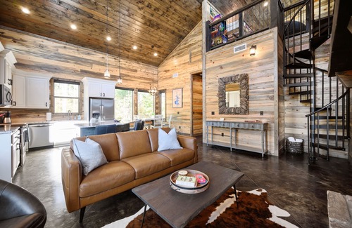 Broken Bow Cabin | Cab’n America - Modern & Luxurious with 2 PRIVATE Casitas