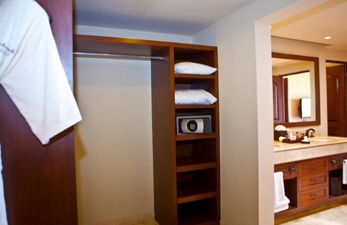 Paraiso Escondido Villa | Cabo San Lucas 3 Bedroom Villa Sleeps 10