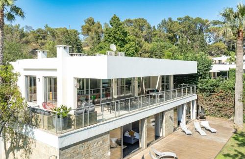 Biot Villa | CABOTS Villa Moderne Tout Confort Grand Jardin & Piscine