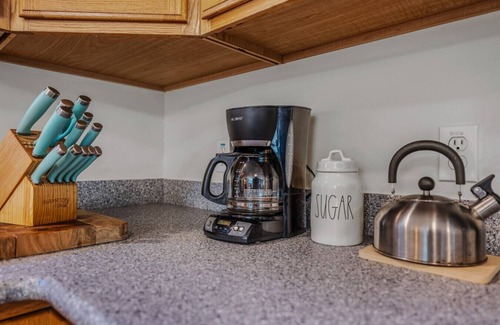 Berkeley Springs House | Cacapon Connected - wifi, fire pit, deck, king bed, game room, nearby golf