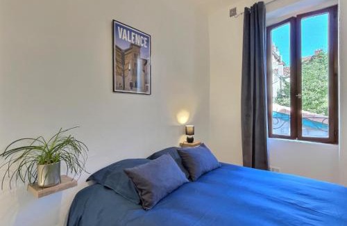 Bourg-les-Valence Apartment | Cachette - Hypercentre