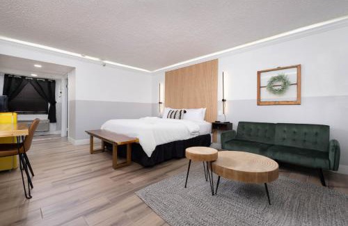 Amarillo Hotel | Cactus Cove Inn and Suites