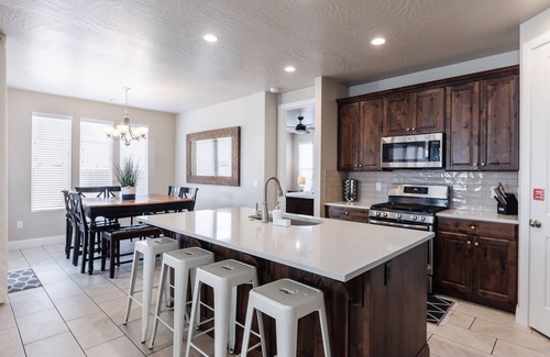 Sienna Hills House | Cactus Rose | 5 Br Multi-Suite home | Private Hot Tub | Heated Pool