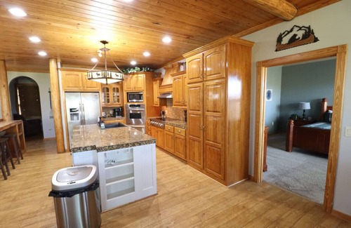 Amity House | Caddo Riverside Retreat