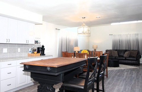 Montrose House | Caddy Shack 2- Charming 3-bedroom totally remodeled with AC and WiFi in Montrose