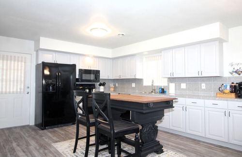 Montrose House | Caddy Shack 2- Charming 3-bedroom totally remodeled with AC and WiFi in Montrose