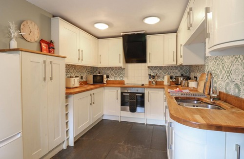 Dolgellau Cottage | CADER COTTAGE, pet friendly, character holiday cottage in Dolgellau