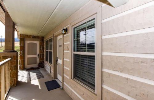Townsend Hotel | Cades Cove Landing Condo-Little River Loft