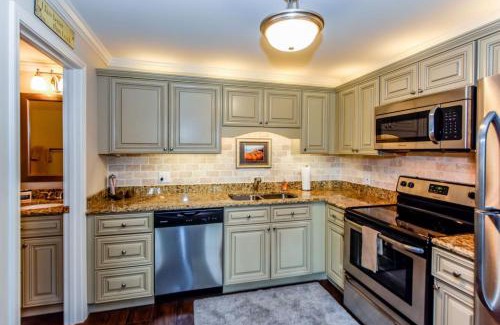 Townsend Hotel | Cades Cove Landing Condo-Little River Loft