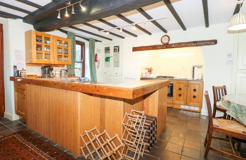Talsarnau Cottage | CAE'N Y COED COTTAGE, pet friendly in Penrhyndeudraeth