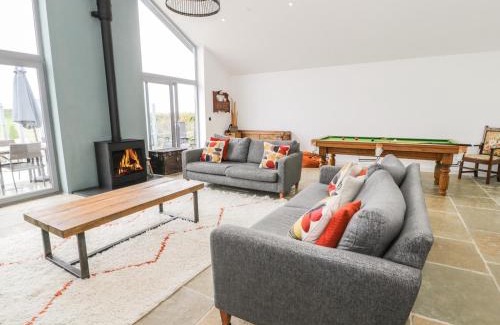 Llanfairpwllgwyngyll House | Cae Sam