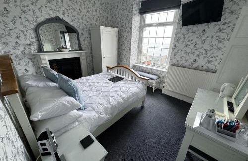 Bont Newydd House | Caer Menai
