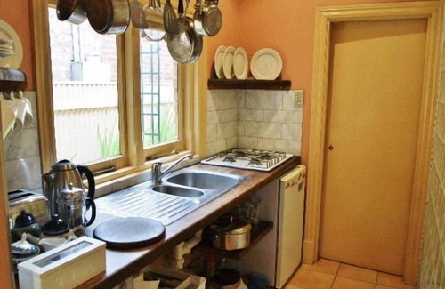 North Adelaide Cottage | Cafe Spa Suite 1 bedroom