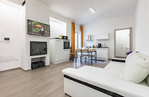 Is Mirrionis Apartment | Cagliari - Malachi's Modern Apartment!