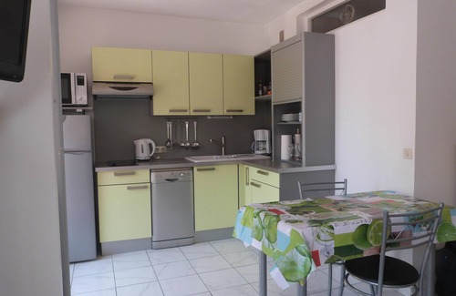 Cros-de-Cagnes Apartment | Cagnes sur mer 5 mn walk from the sea, quiet air-conditioned apartment with parking lot
