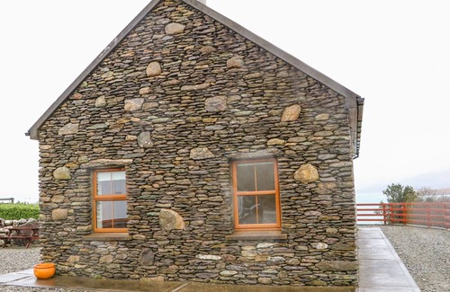 County Cork Cottage | CAHIRKEEN COTTAGE, pet friendly in Allihies, County Cork