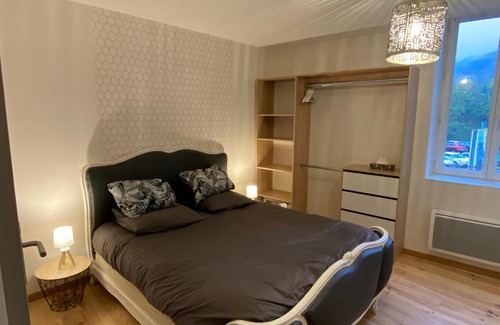 Cahors Apartment | Cahors 62m2 - T3 neuf 4 étoiles certifié catégorie Prestige - le Bartassec - wifi - parking
