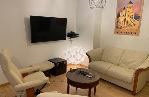 Cahors Apartment | Cahors 62m2 - T3 neuf 4 étoiles certifié catégorie Prestige - le Bartassec - wifi - parking