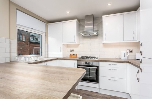 Ayr Apartment | Cairn Suite - Donnini Apartments