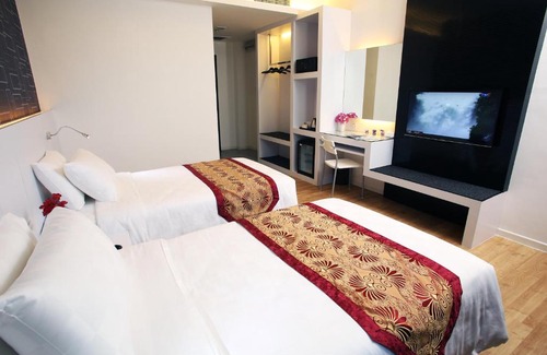 Kampung Puah Seberang Hotel | Cairnhill Hotel Kuala Lumpur