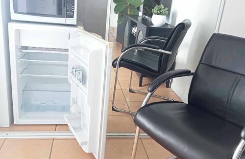 Woree Apartment | Cairns Chic Suite - Apartment 'A'