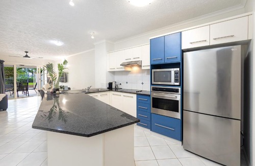 Cairns Central Business District Apartment | Cairns Esplanade 2BR Waterfront Apartment Sleeps 6