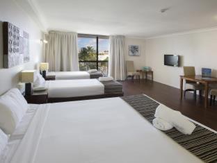 Cairns Hotel | Cairns Plaza Hotel