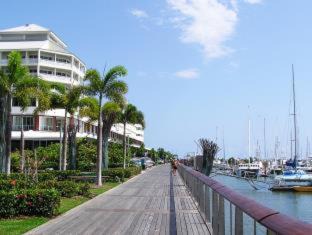 Cairns Hotel | Cairns Plaza Hotel