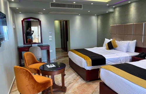 Al Manial Hotel | Cairo Nile Moon