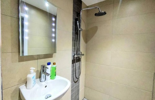 Manchester City Centre Apartment | Caitlyn's New Listing in Manchester City Center