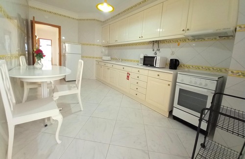 Cavacos Apartment | Calçadão- Sea Front, Magnificent View, Spacious and Cozy