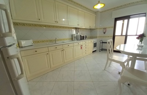 Cavacos Apartment | Calçadão- Sea Front, Magnificent View, Spacious and Cozy