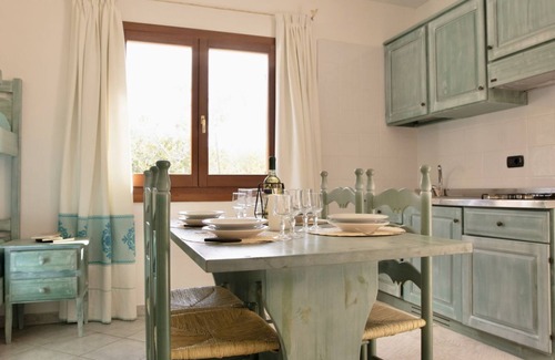 Sos Alinos Apartment | Cala Viola Two-room apartment sleeps 4, pool, A.C