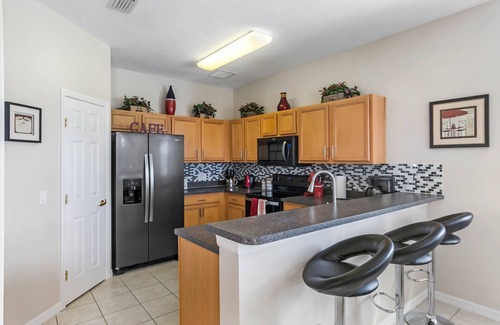 Haines City House | Calabay Charm - sunny & private, great accommodation & space, south-facing pool/spa