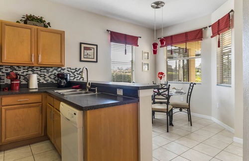 Haines City House | Calabay Charm - sunny & private, great accommodation & space, south-facing pool/spa