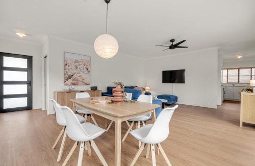 Canning Vale House | Caladenia Villa Urban Retreat