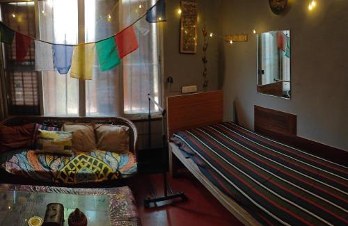 Bhowanipore House | Calcutta Backpackers Homestay- For Travellers and Backpackers