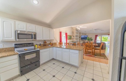 Black Mountain House | Calcutta · Relax in Style! Pool, Vegas games, RV Parking