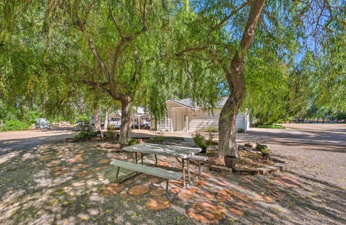 Caldwell House | Caldwell Country Home on Quiet Acreage