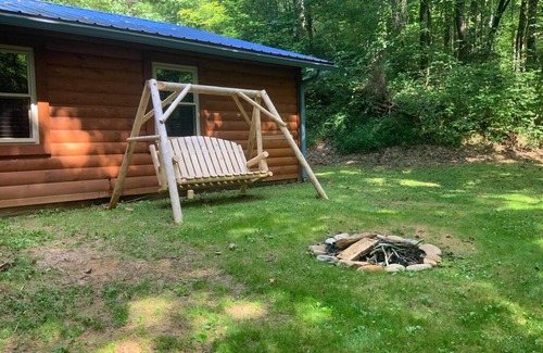 Gatlinburg - Pigeon Forge Cabin | "Caleb's Corner" in Sevierville