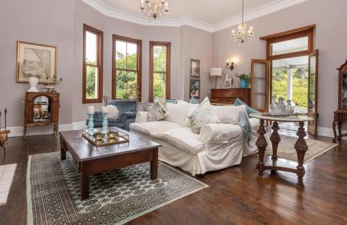 Caledon House | Caledon Grace Guesthouse