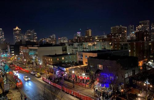 Southwest Calgary Apartment | Calgary Downtown Retreat, Modern Apartment with free wifi & Parking