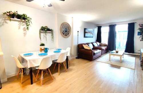 Southwest Calgary Apartment | Calgary Downtown Retreat, Modern Apartment with free wifi & Parking
