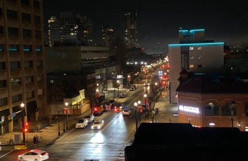 Southwest Calgary Apartment | Calgary Downtown Retreat, Modern Apartment with free wifi & Parking