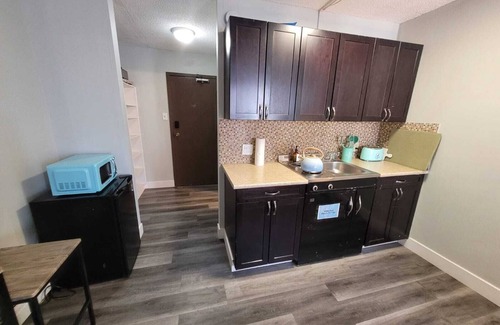Downtown Calgary Apartment | Calgary Hideaway: Modern Studio in City Center