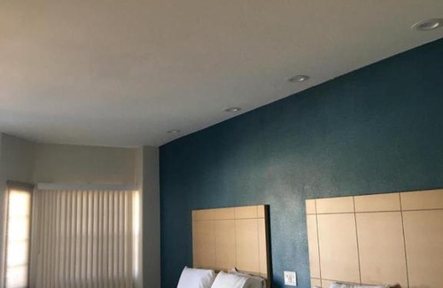 Harbor Hotel | Cali Inn